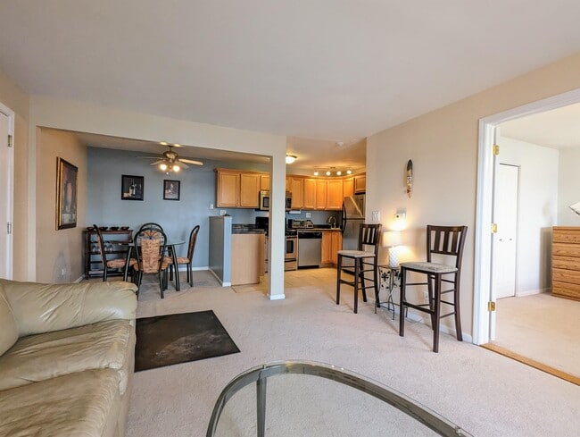 Building Photo - 159 E Mill St