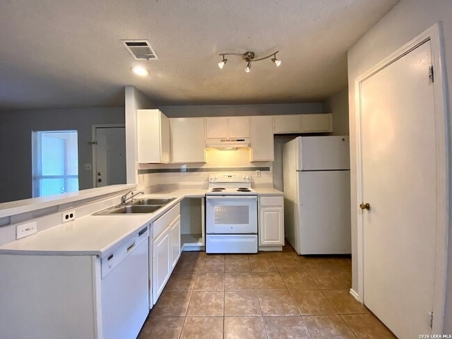 Building Photo - 5225 Meadow Field