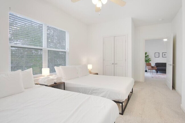 Building Photo - 8325 Coventry Ct