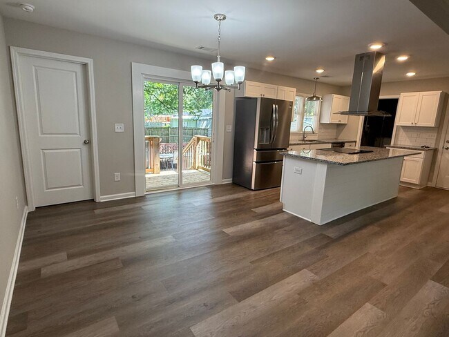 Building Photo - 3 Bedrooms, 2 Bathrooms - Home in North Rome!