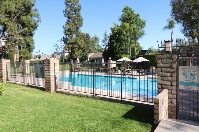 Building Photo - 1050 Pacifica Dr