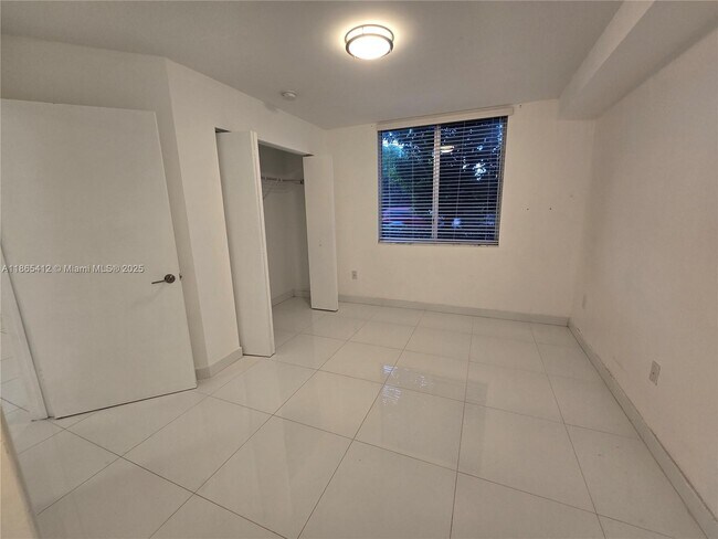 Building Photo - 2651 NE 212th Ter