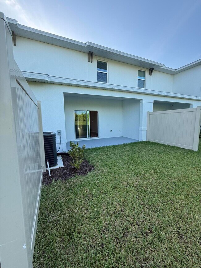 Building Photo - 12869 SW Forli Wy