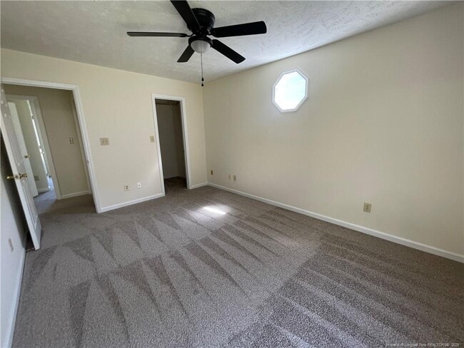 Building Photo - 2150 Skyview Dr