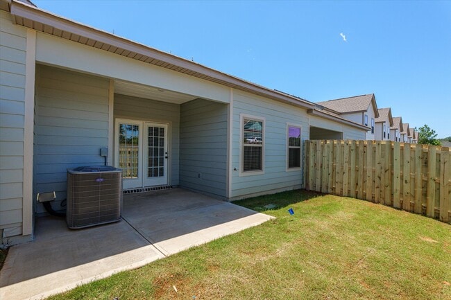 Building Photo - 626 Hope St