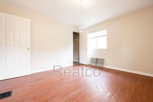 Building Photo - 2965 McGuffey Rd