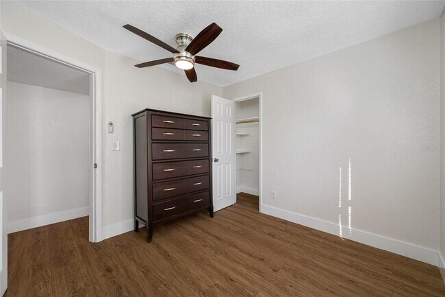 Building Photo - 18812 Carr Dr