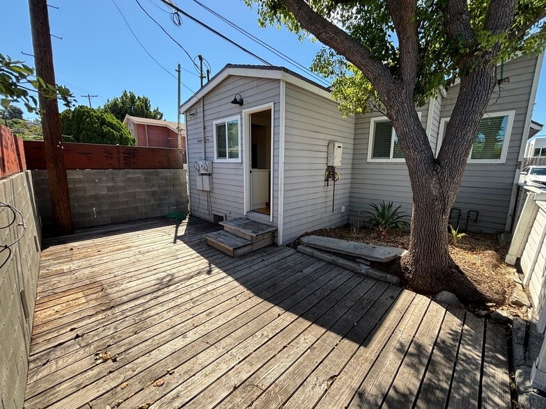 Building Photo - 3232 Verdugo Rd