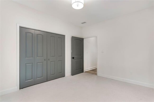 Building Photo - 830 Gaston St SW