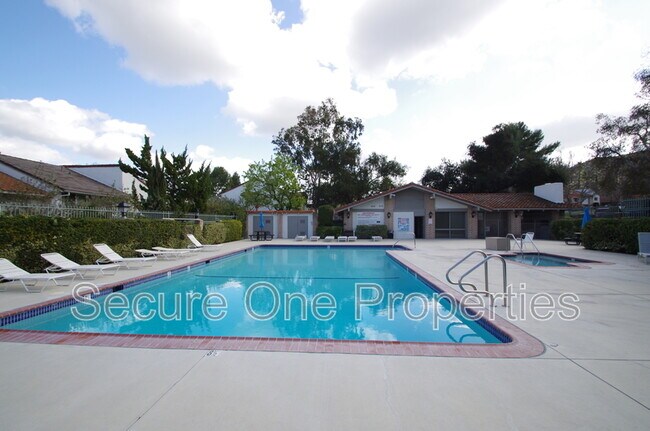 Building Photo - 248 Green Heath Pl