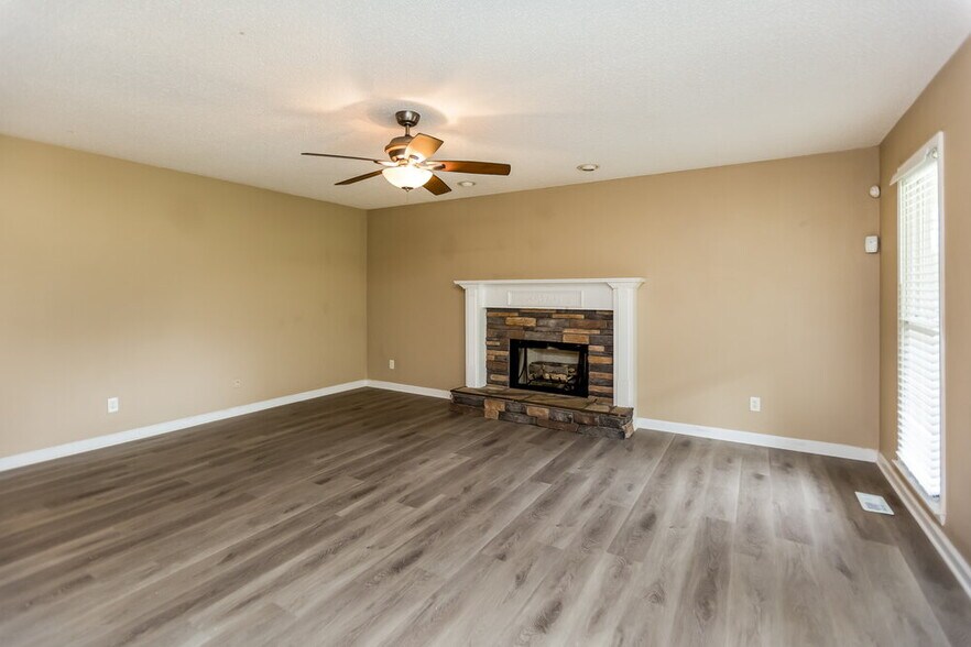 Building Photo - 815 Tynsdale Dr