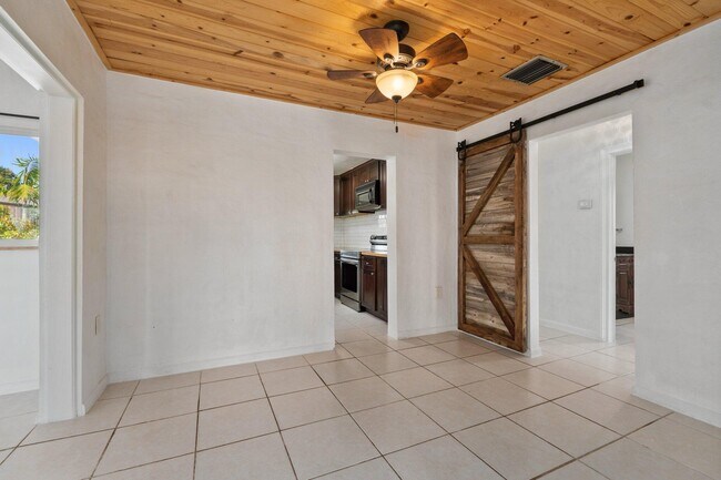 Building Photo - 5203 S Indian River Dr