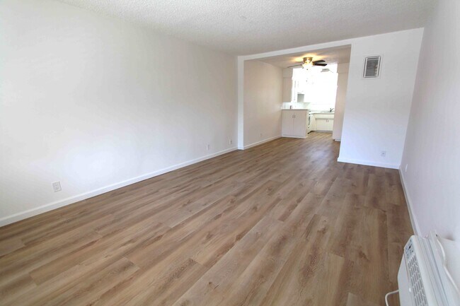 Building Photo - 18405 Valerio St