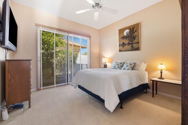 Building Photo - 48145 Paso Tiempo Ln