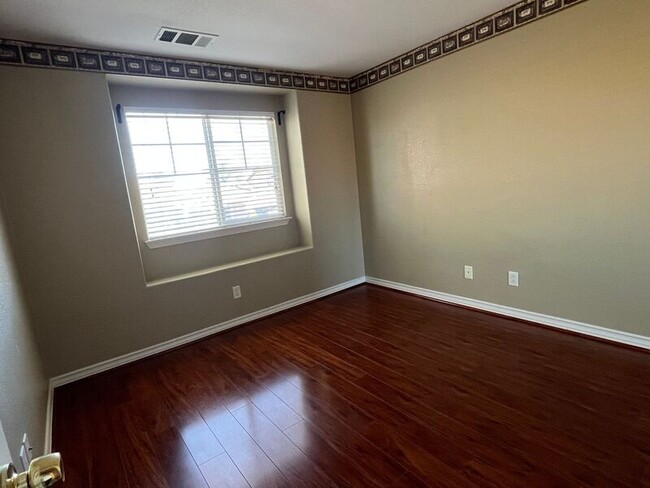 Building Photo - 31807 Empresa Cir