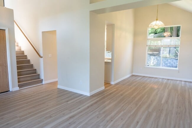 Building Photo - 4Bd/3.5Ba Mill Creek House