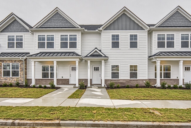 Building Photo - Move-In Special! 3 Bed/3 Bath Townhome with Garage / Pet-Friendly / Available Now!