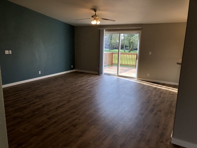 Building Photo - Beautiful and Convenient Turner Location!