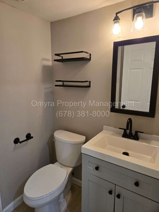 Building Photo - Beautiful 3 Bedroom House in Atlanta!