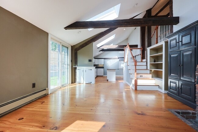 Building Photo - 144 Old Connecticut Path