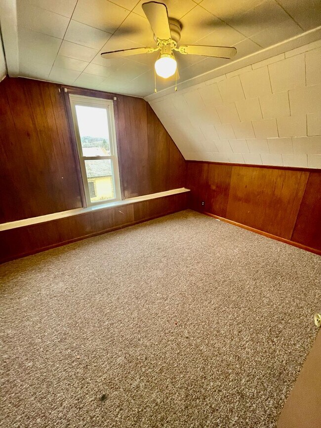 Building Photo - 700 Market St