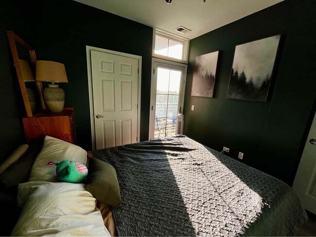 Building Photo - 3450 S Halsted St