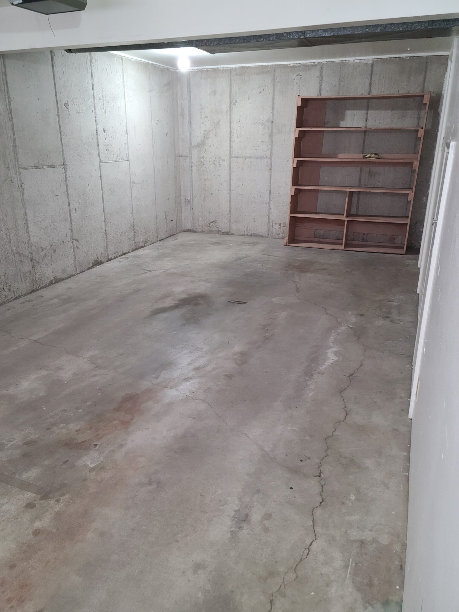 oversized 1 car garage - 110 Stanford Ave