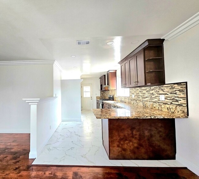 Building Photo - Beautiful Rental In Buena Park