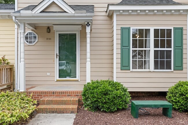 Building Photo - 2723 Sterling Park Dr