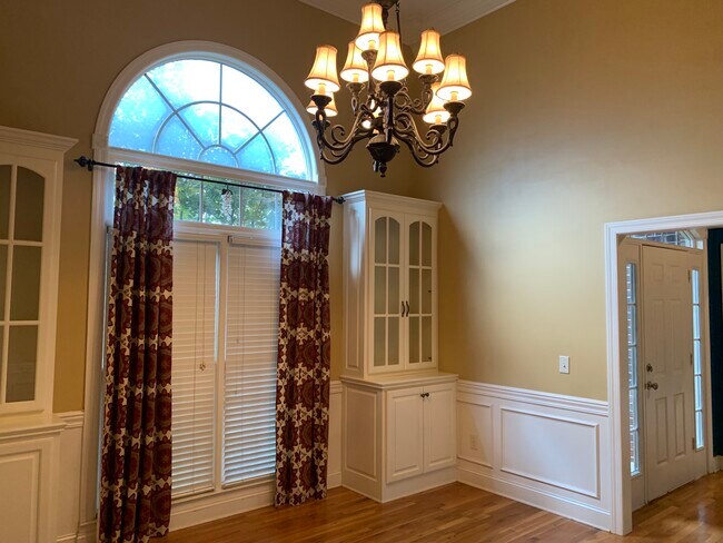 Dining Room - 208 Thoreau Ct
