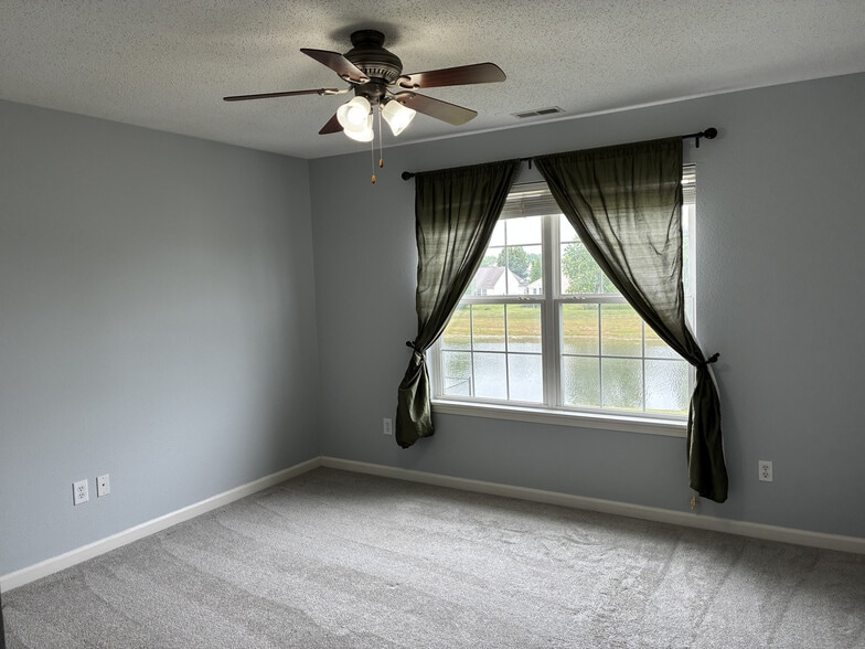 Master Bedroom - 2396 Meadow Bend Dr