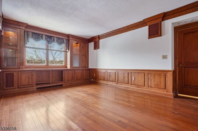 Building Photo - 1 Euclid Ave