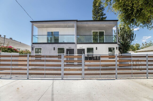 Building Photo - 543 N Virgil Ave