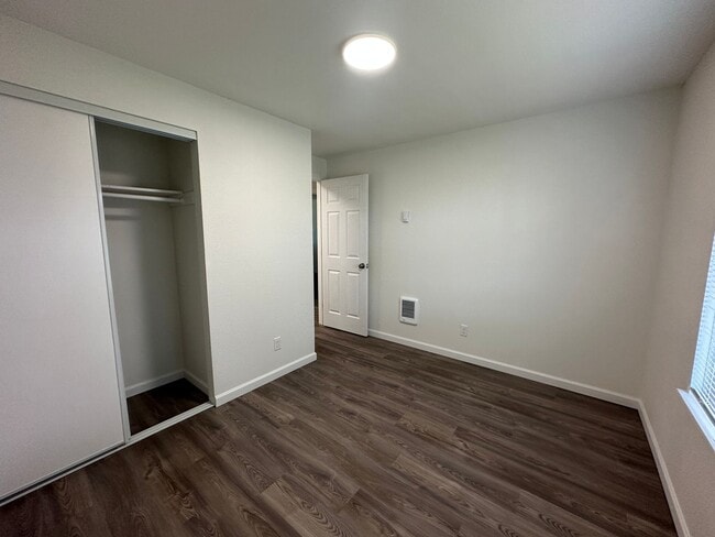 Building Photo - *COMING SOON* 3 Bedroom 1 Bath Single Fami...