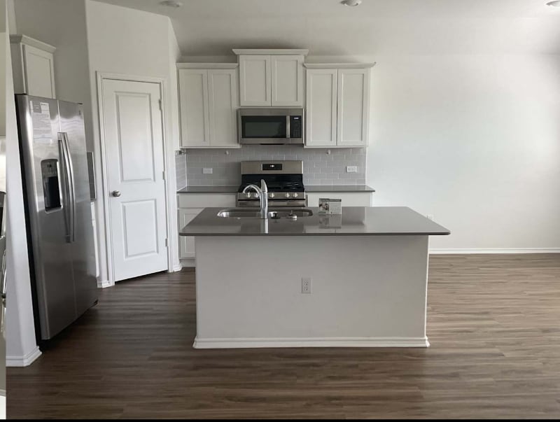 Building Photo - 10537 Steinbeck Dr