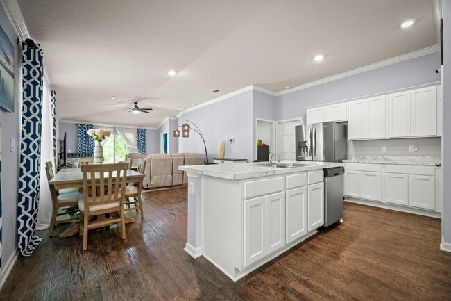 Building Photo - Spacious 4-Bedroom Home with Fenced Yard & Community Amenities – Available June 30th!