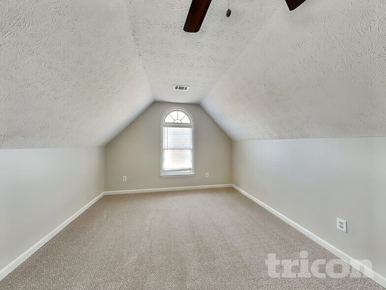 Building Photo - 1928 Walden Park Dr