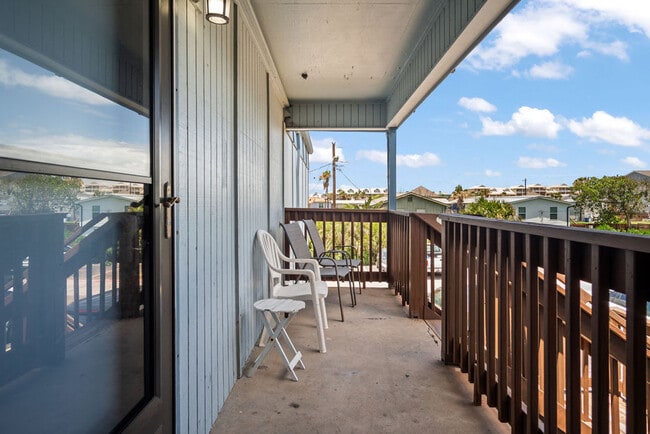 Building Photo - 2025 Eleventh Street-SI FL2-ID1023387P