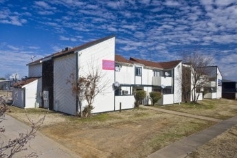 Building Photo - 4501 Yorkshire Dr