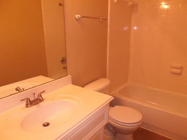 Building Photo - 9307 Lakeway View Ln