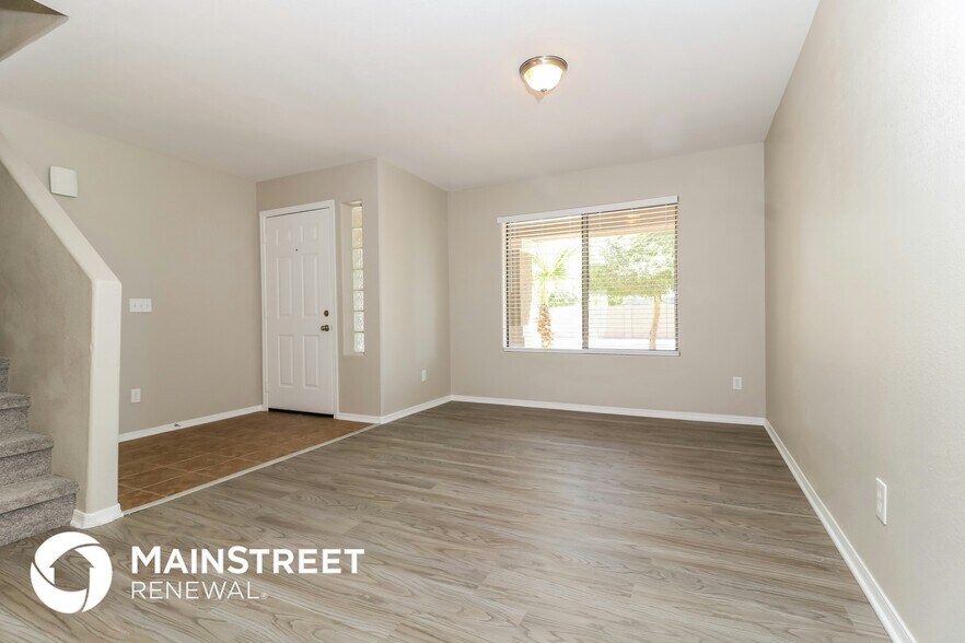 Building Photo - 4934 W Desert Dr
