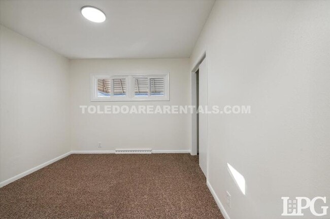 Building Photo - 3058 Nebraska Ave