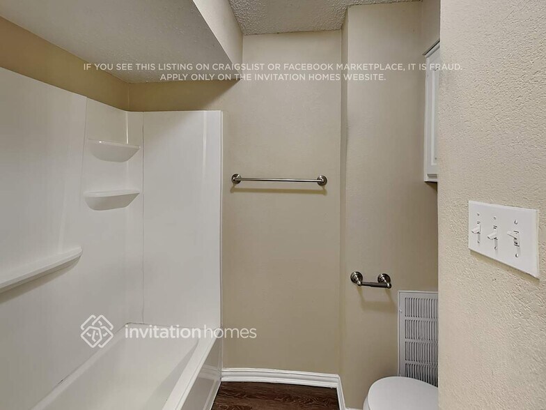 Building Photo - 1208 Brookfield Ln