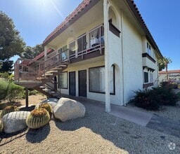 Building Photo - Fully Furnished One Bedroom Condo in Deser...