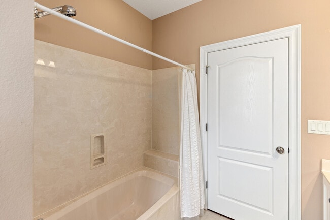 Building Photo - 2899 Chanterelle Cove