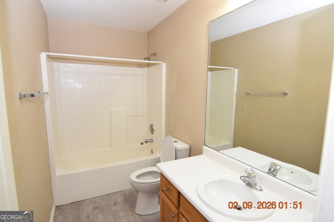 Building Photo - 348 Kristins Dr