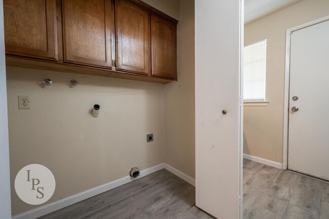 Building Photo - Fresno North West Fig Garden Loop Home, 3B...