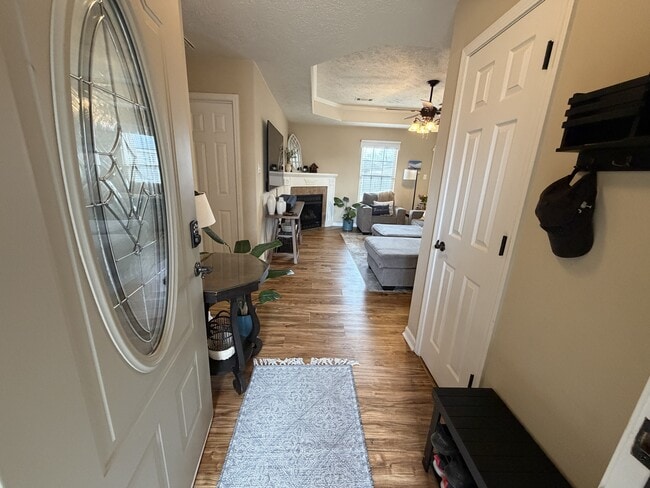 Building Photo - 2418 Canterbury Ln