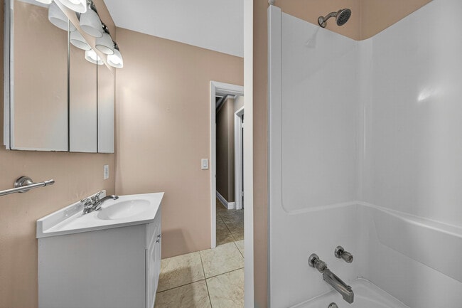 Building Photo - 2750 SE 3rd St