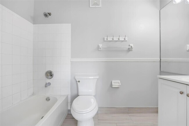 Building Photo - 9968 NW 57th Manor